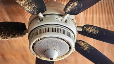 Minha avó me ensinou esse truque para limpar ventiladores de teto empoeirados sem esforço. Veja como funciona