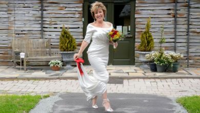 Minha sogra foi ao meu casamento de vestido branco e anunciou seu noivado, mas eu a superei no casamento dela