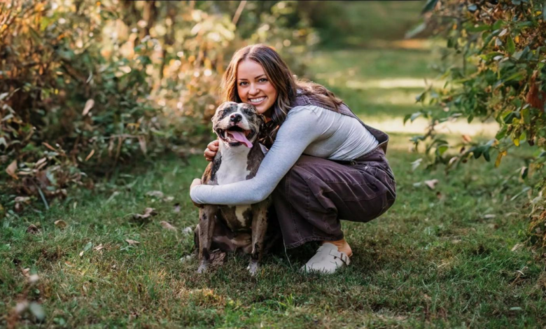 A Cão de Resgate Mais Fofa do Mundo em 2024 é uma ‘Carinhosa’ Pit Bull que ‘Nunca Conheceu um Estranho’ A Cão de Resgate Mais Fofa do Mundo em 2024 é uma ‘Carinhosa’ Pit Bull que ‘Nunca Conheceu um Estranho’