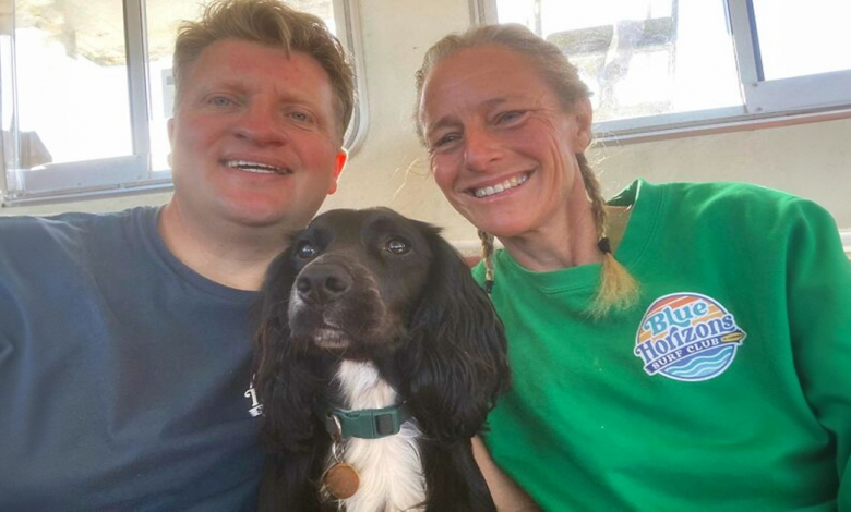 Cachorro ‘Sereia’ de 6 Patas Finalmente Foi Adotado por Instrutores de Surfe para Pessoas com Deficiências Cachorro ‘Sereia’ de 6 Patas Finalmente Foi Adotado por Instrutores de Surfe para Pessoas com Deficiências