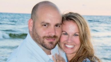 Quando estávamos na praia, uma mulher correu até meu marido, ajoelhou-se e disse o seu nome