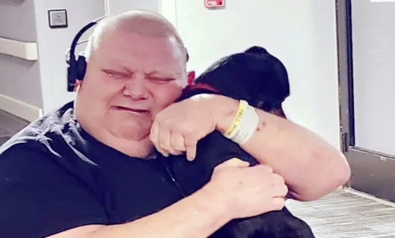 Homem Cujo Cachorro Fugiu Enquanto Ele Estava em Coma é Reunido Graças a Estranhos na Internet Homem Cujo Cachorro Fugiu Enquanto Ele Estava em Coma é Reunido Graças a Estranhos na Internet