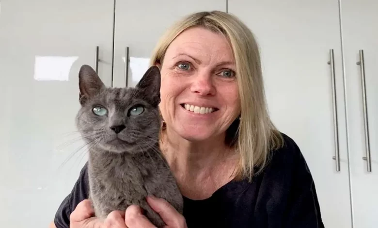 Gato Desaparecido por Cinco Semanas é Encontrado Preso Sob Assoalhos de Vizinho Após Ouvir Miados Gato Desaparecido por Cinco Semanas é Encontrado Preso Sob Assoalhos de Vizinho Após Ouvir Miados