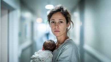 No dia em que eu estava dando à luz nosso filho, ele deveria estar ao meu lado. Ele dizia que “já estava a caminho”… Mas uma hora depois eu descobri a verdade, depois da qual meu mundo desabou…