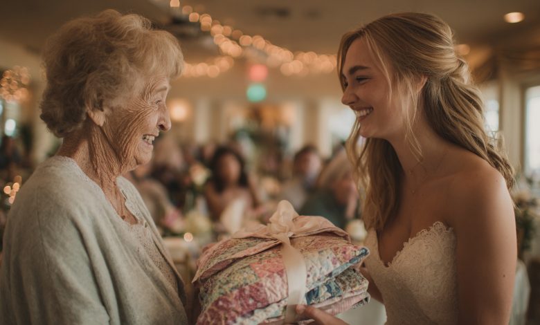 Quando minha neta estava se casando, eu só pude dar a ela uma colcha de retalhos que costurei ao longo de um ano, mas sua reação ao meu presente me levou às lágrimas… Quando minha neta estava se casando, eu só pude dar a ela uma colcha de retalhos que costurei ao longo de um ano, mas sua reação ao meu presente me levou às lágrimas…