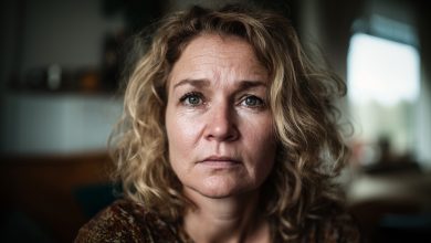 O marido disse que ia em uma viagem de negócios por três dias. À noite, o vi por acaso em um restaurante com uma mulher. Fui cumprimentá-los, e o que ela me disse simplesmente me abalou…