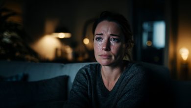 A minha filha me ligou aos prantos: “Mãe, venha urgente, não estou bem”. Eu larguei tudo e atravessei a cidade. Abri a porta com minha chave e vi uma cena que não esperava. Acontece que ela me chamou não por qualquer motivo… A minha filha me ligou aos prantos: “Mãe, venha urgente, não estou bem”. Eu larguei tudo e atravessei a cidade. Abri a porta com minha chave e vi uma cena que não esperava. Acontece que ela me chamou não por qualquer motivo…