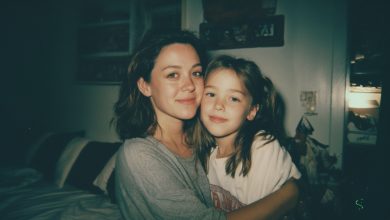 A minha mãe me abandonou quando eu tinha 8 anos e durante muitos anos fingiu que eu não existia. Mas um dia ela ligou — e suas palavras viraram de cabeça para baixo tudo em que eu acreditava…