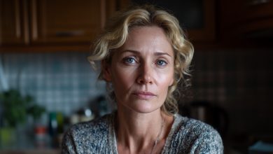 A sogra pediu para eu encomendar um conjunto de pratos pela internet e prometeu devolver o dinheiro. Eu encomendei. Depois, ela pediu facas. Depois, copos. Quando eu lembrei sobre o dinheiro, meu marido voltou para casa furioso e disse…