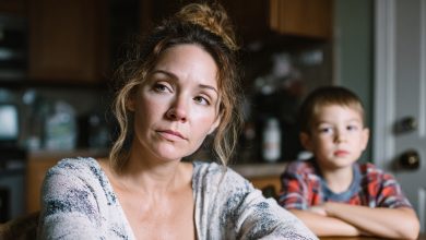 Cinco anos se passaram desde que meu ex-marido deixou de pagar pensão alimentícia para o nosso filho. Mas uma simples frase de uma amiga me levou a tomar uma atitude que fez com que ele começasse a implorar para que eu parasse…