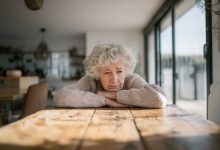 Trabalhei cinco anos no exterior para comprar uma casa para a minha mãe. Mas quando voltei, o reencontro com a minha mãe não foi nada como eu imaginava…