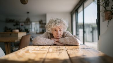 Trabalhei cinco anos no exterior para comprar uma casa para a minha mãe. Mas quando voltei, o reencontro com a minha mãe não foi nada como eu imaginava…