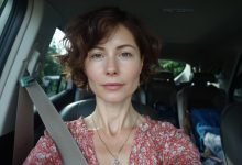 Um vizinho pediu o meu carro para ir às compras e, duas horas depois, a polícia ligou-me dizendo: «Tem problemas. Não faça nada imprudente»…