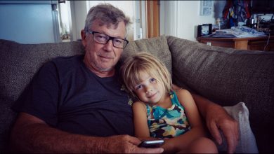 Eu criei minha neta depois que a família dela morreu em um acidente. E, vinte anos depois, ela me passou uma nota que revelou a verdade sobre aquela noite e aquele terrível acidente…