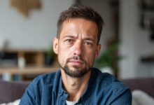 Comecei a namorar uma mulher (tenho 34 anos, ela tem 43). Após 1,5 meses, não aguentei e a deixei. Vou contar por quê…