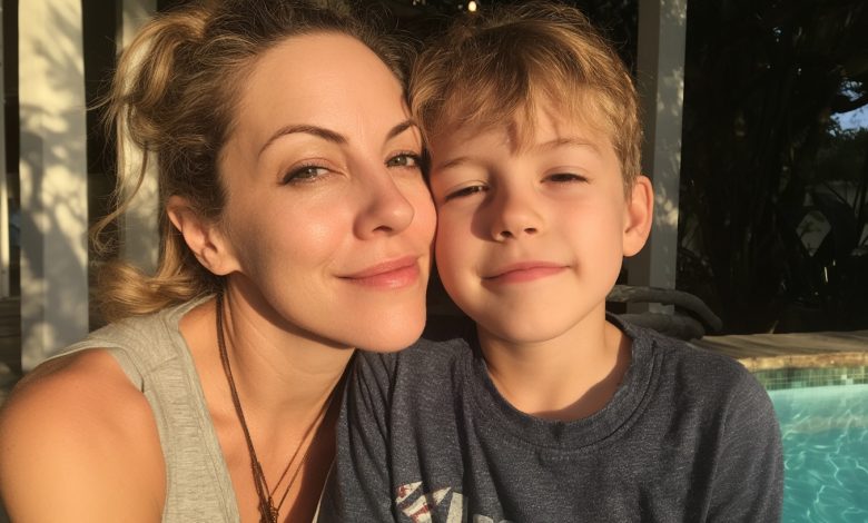 O meu pai me excluiu da sua vida por causa do meu filho adotivo, que “não era realmente meu”, mas quatro anos depois, ele chorou quando meu filho falou com ele na loja…