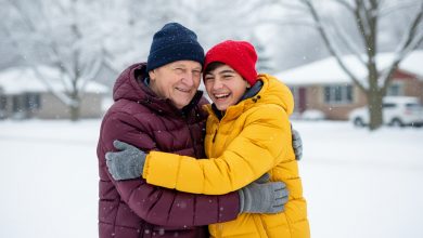 O filho do vizinho piscava para mim todas as noites usando o código Morse. Um dia, ele mudou o sinal — e meu sangue gelou