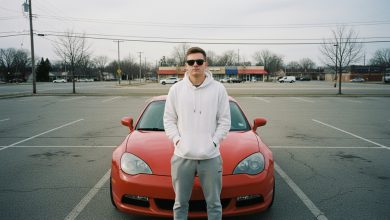 Uma semana atrás, fui roubada — e hoje meu filho desempregado chegou em casa com um carro esportivo novo