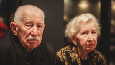 Durante 39 anos, meu marido manteve um armário trancado. Após a sua morte, eu o abri — e me arrependi disso