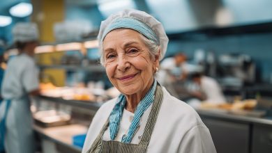 Os colegas de classe riram da minha avó da cantina escolar por anos — até que meu discurso de formatura fez o salão inteiro ficar em silêncio…
