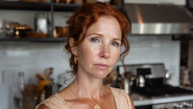 Encontrei um brinco de outra mulher no carro do meu marido e fiquei em silêncio. Seis meses depois, ele parou de se esconder e disfarçar, e naquela manhã eu decidi por uma ação que  eu temia mais que tudo…