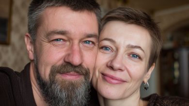 Meu marido mudou-se para o quarto de hóspedes alegando que eu roncava — mas fiquei sem palavras quando descobri o que ele realmente fazia lá Meu marido mudou-se para o quarto de hóspedes alegando que eu roncava — mas fiquei sem palavras quando descobri o que ele realmente fazia lá