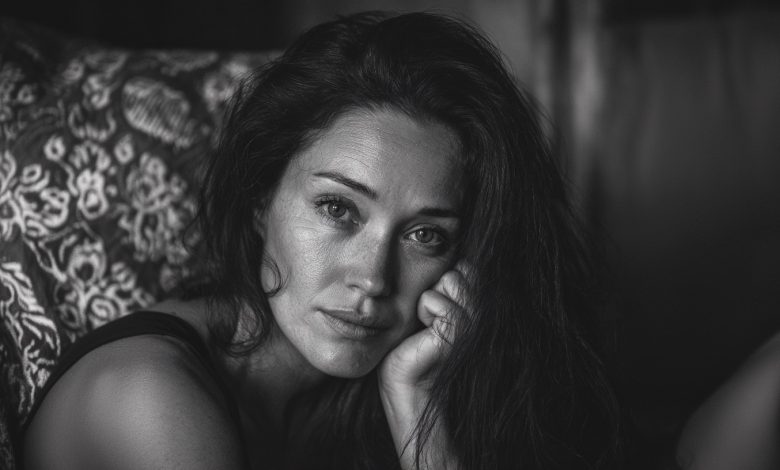 Meu marido me contou que minha melhor amiga estava tentando seduzi-lo, e eu fiquei chocada com sua audácia, então planejamos uma forma de dar a ela uma lição…