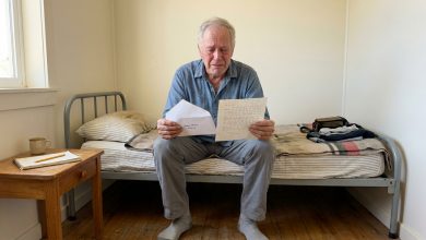 Um professor sem-teto ajudava crianças de graça em um banco de praça. Sete anos depois, recebeu uma carta.