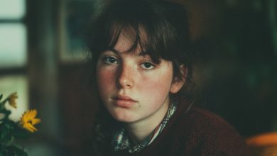 Meus Parentes Pensaram que Estavam Roubando um Velho Cego — Então Ele Tirou os Óculos e Olhou Diretamente para Eles