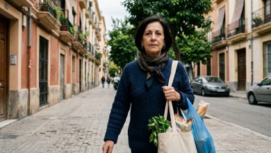 Por anos, meu marido dizia que não recebia aumento. Após seu falecimento, fui ao banco e descobri que ele ganhava três vezes mais do que me contava.