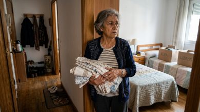 Meu filho e a esposa se mudaram para cá durante a renovação do apartamento deles. A renovação terminou há um ano. Ontem, minha nora disse que eu deveria dormir no quarto menor porque eles estavam se sentindo apertados.