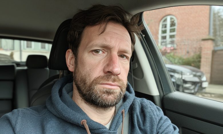 Adotei quatro irmãos que estavam prestes a ser separados — e um ano depois, uma desconhecida me revelou a verdade sobre os pais deles