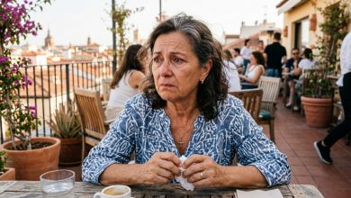 Vendi Meu Apartamento e Me Mudei Para a Casa do Meu Filho. Dois Anos Depois, Ele Se Sentou na Mesa da Cozinha — e Disse Algo Que Eu Não Estava Preparada Para Ouvir…