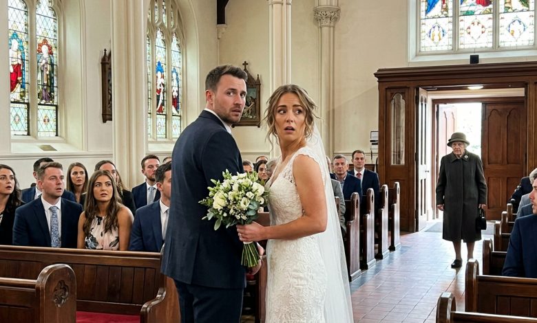 Na minha cerimônia de casamento, uma senhora desconhecida apareceu e apontou o dedo para o noivo
