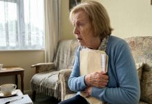 Meu Filho Prometeu que Cuidaria de Mim na Velhice. Depois de Assinar os Documentos, Percebi que Tinha Acabado de me Tornar Desabrigada.