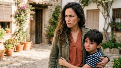 Meu filho é autista e, outro dia, uma vizinha me parou no pátio e, apontando para o meu filho, perguntou: “Ele é normal? É que às vezes se comporta de um jeito estranho.” Meu filho estava ao meu lado. Ele tem 9 anos. Ele ouviu tudo e começou a chorar. Eu olhei para o rosto dele,  virei-me para a vizinha e fiz o que todo o prédio nunca mais esqueceu.