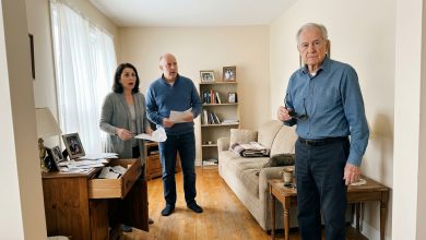 Meus Parentes Pensaram que Estavam Roubando um Velho Cego — Então Ele Tirou os Óculos e Olhou Diretamente para Eles