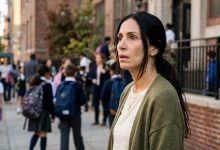 Minha filha me pediu para buscar meu neto na escola — a professora disse que ele tinha sido buscado uma hora antes, e eu congelei na entrada