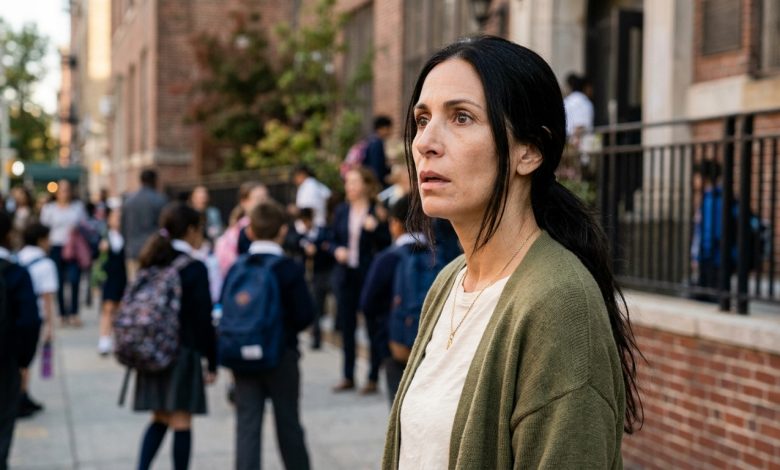 Minha filha me pediu para buscar meu neto na escola — a professora disse que ele tinha sido buscado uma hora antes, e eu congelei na entrada