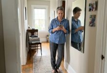 O vizinho me pediu para cuidar do cachorro enquanto ele estava no hospital — uma semana depois, por acaso descobri onde ele realmente estava