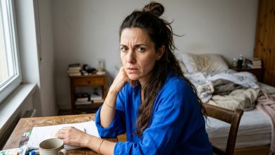 O meu marido pagava à mãe dele para ajudar com o nosso filho — até que um dia eu descobri para onde esse dinheiro realmente ia