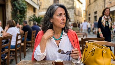 Minha Filha Pegou Meu Colar “Para Uma Festa”. Seis Meses Depois Eu o Vi em Uma Estranha em Um Café.