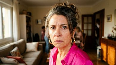 Meus pais não se falaram por cinco anos depois do divórcio — até que um dia eu os vi juntos no supermercado, e as palavras do meu pai tiraram o chão debaixo dos meus pés