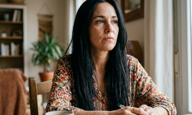 «Durante três anos, eu passei todas as noites com os filhos da minha irmã — ajudava porque ela “não dava conta”. Quando meu filho foi parar no hospital e eu pedi que ela me ajudasse, ela disse: “Desculpa, tenho manicure, marquei faz tempo.” Eu abaixei o telefone e fiz algo que nem eu esperava de mim» «Durante três anos, eu passei todas as noites com os filhos da minha irmã — ajudava porque ela “não dava conta”. Quando meu filho foi parar no hospital e eu pedi que ela me ajudasse, ela disse: “Desculpa, tenho manicure, marquei faz tempo.” Eu abaixei o telefone e fiz algo que nem eu esperava de mim»