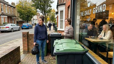Minha vizinha me contou nos recipientes de lixo que ela tinha visto meu marido toda quinta-feira em um café na cidade. Com a mesma mulher. Nas quintas-feiras, meu marido dizia que estava indo para a horta comunitária.