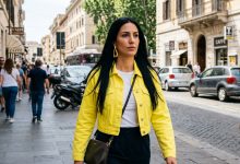 Meus filhos me deram uma viagem de descanso e me despediram com sorrisos — mas, quando voltei para casa, cheguei ao portão e vi um cadeado estranho