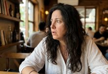 A minha nora pediu para buscar as caixas dela no nosso porão — entre as coisas dela encontrei algo que jamais esperava e liguei para o meu filho sem sair do lugar