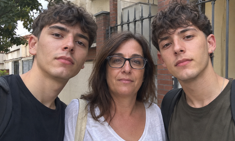Durante vinte anos da minha vida dediquei-me a criar dois meninos que não levavam o meu sangue, sem que ninguém me exigisse isso, sem que nenhum papel me obrigasse a fazê-lo