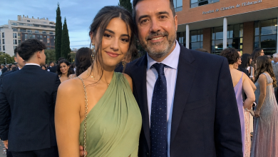 Na festa de graduação, a minha filha não chegou com um colega de turma, mas com um homem de quarenta e cinco anos