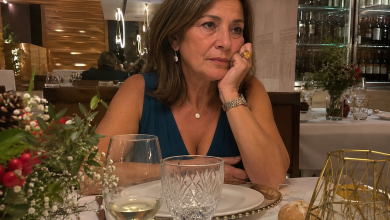 No nosso aniversário de casamento, o meu marido fez um brinde lindo, mas não me agradeceu a mim, e sim a “a mulher que sempre esteve ao seu lado, com a alma e com o coração”…